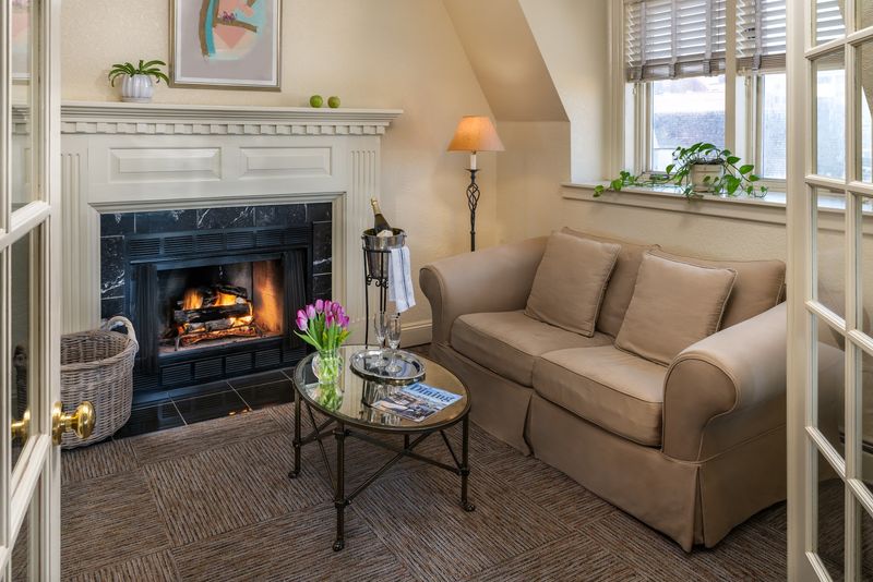 Evening Wine Hour and Fireside Comforts Evening Wine Hour and Fireside Comforts