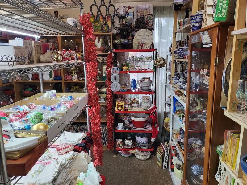 Every Antique Niche Under One Roof