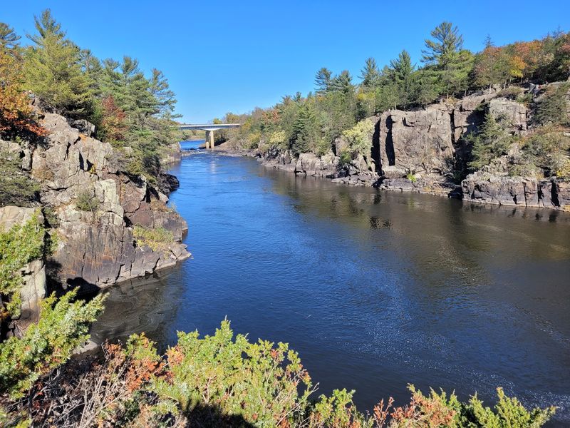 Fall Foliage Hiking Trails That Rival Any in the State