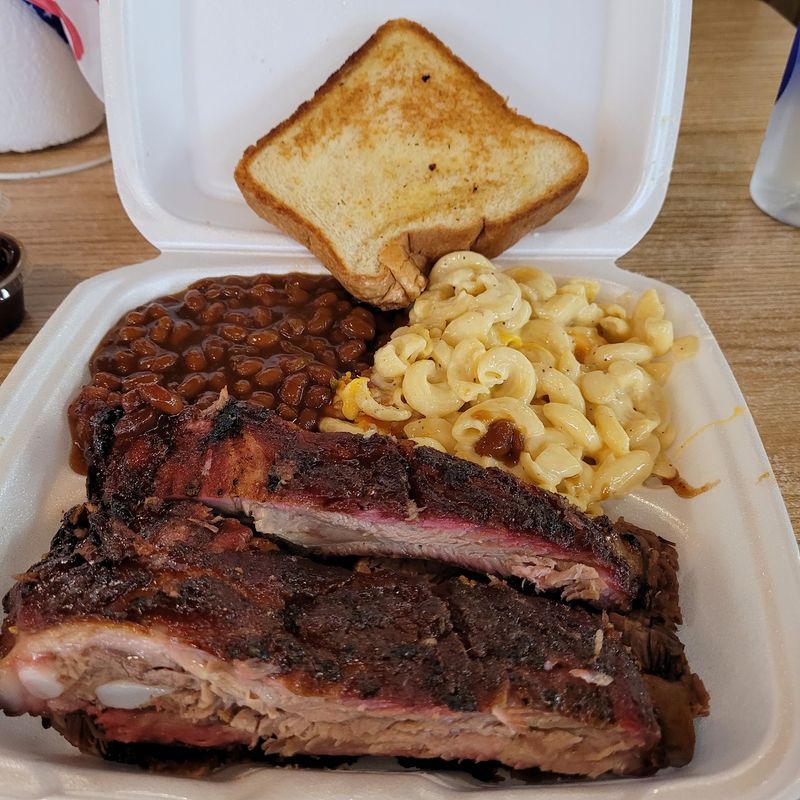 Fall-Off-The-Bone Ribs Worth Every Mile of the Drive Fall-Off-The-Bone Ribs Worth Every Mile of the Drive