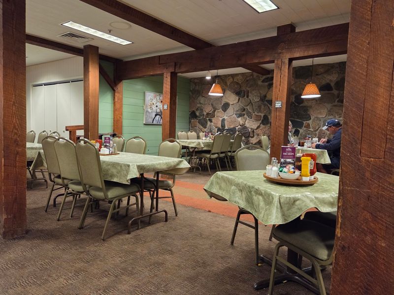Family-Style Dining That Brings Everyone to the Table