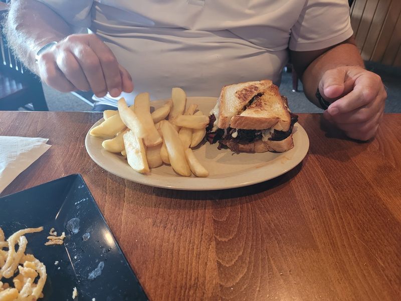 Fast Service That Fits A Lunch Break Fast Service That Fits A Lunch Break
