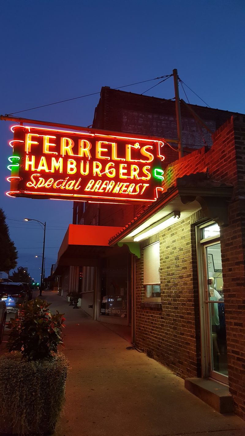 Ferrell's Snappy Service, Hopkinsville