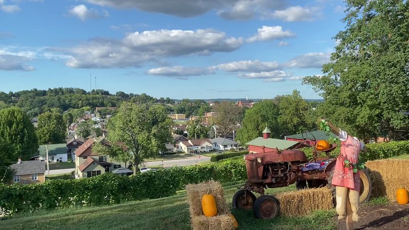 Festivals That Fill the Hilltop Festivals That Fill the Hilltop