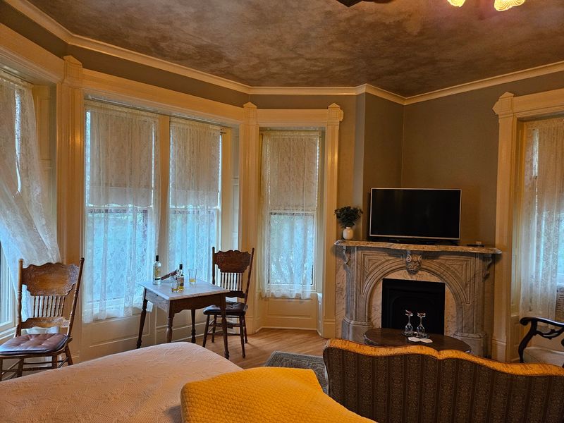 Fireplaces, Tubs, and Cozy Comforts Fireplaces, Tubs, and Cozy Comforts