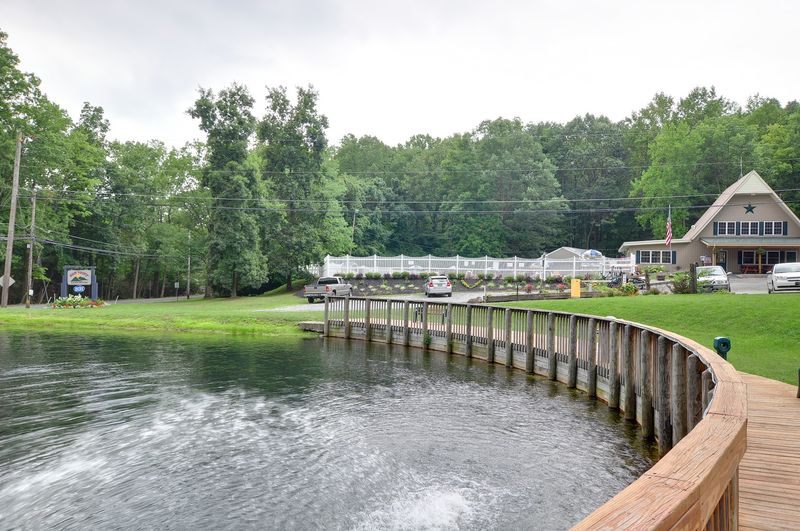 Fishing Pond and Peaceful Grounds Fishing Pond and Peaceful Grounds