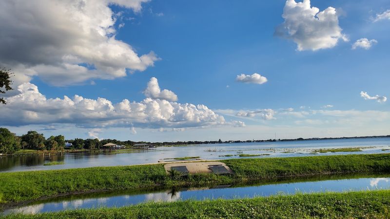 Fishing on Lake Istokpoga - A Bass Angler's Paradise Fishing on Lake Istokpoga - A Bass Angler's Paradise