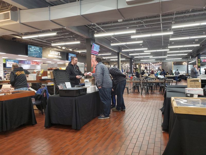 Food Court Flavors That Fuel Your Shopping Adventure