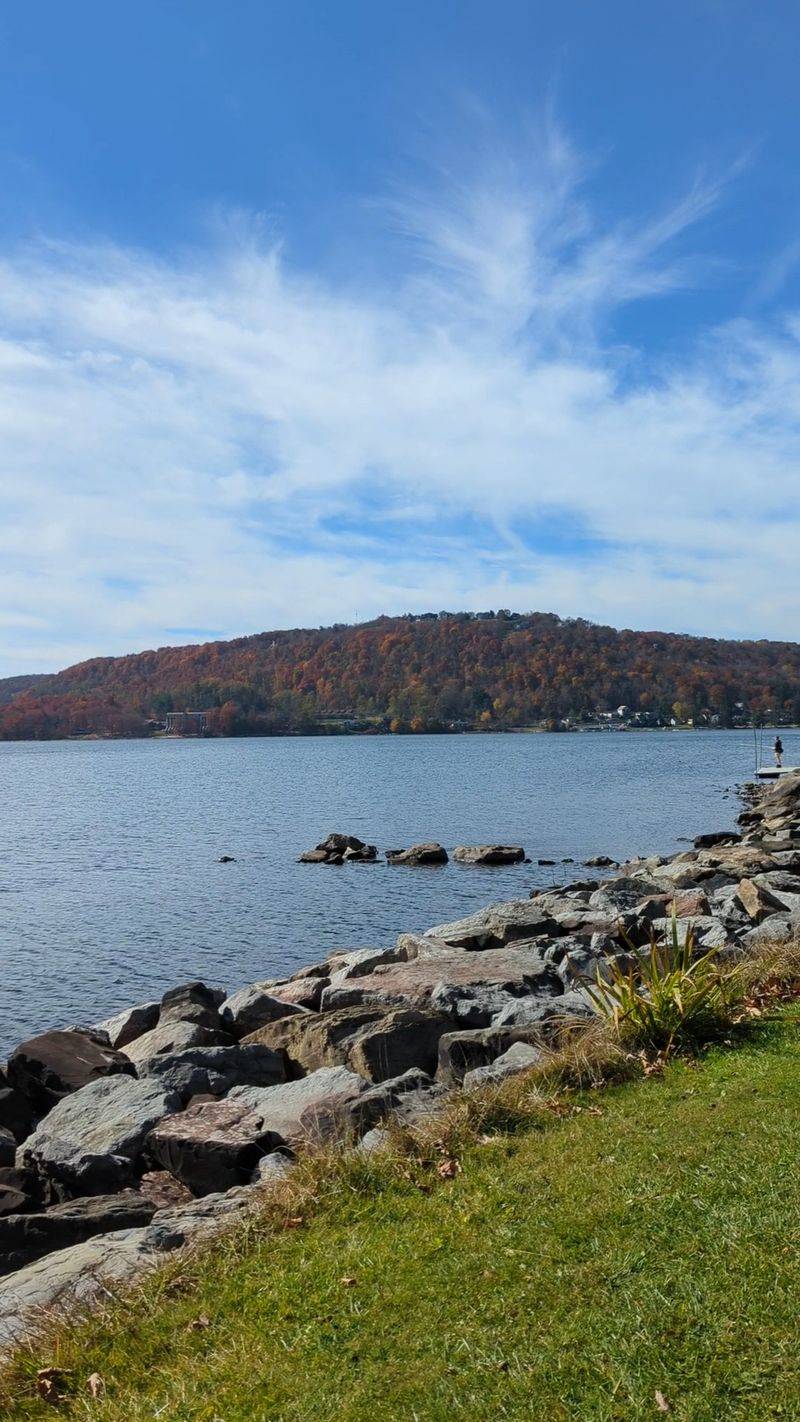 Four Seasons Along the Shore Four Seasons Along the Shore