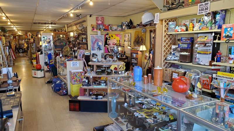 Fourth Street Antiques and More, Hermann, Missouri