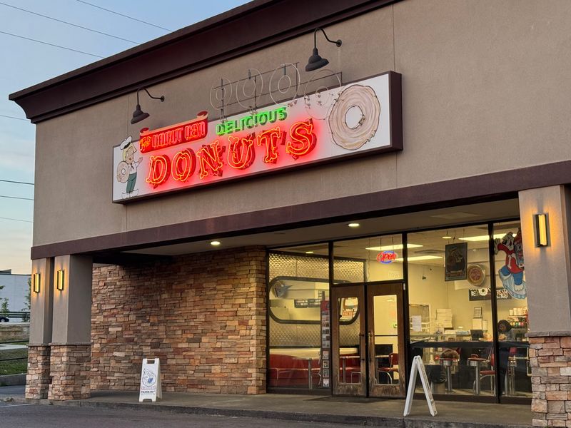 Fox's Donut Den, Nashville, TN