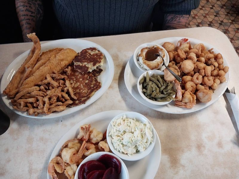 Fresh Local Seafood Off the Eastern Shore Fresh Local Seafood Off the Eastern Shore