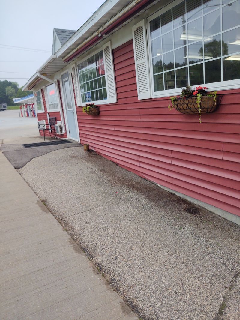 Friendly Faces and Small Town Service