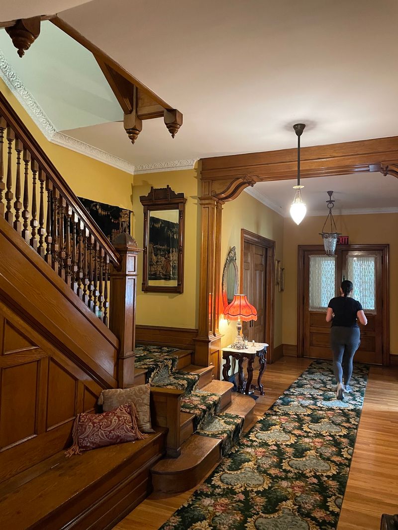 Friendly Hosts Who Go The Extra Mile