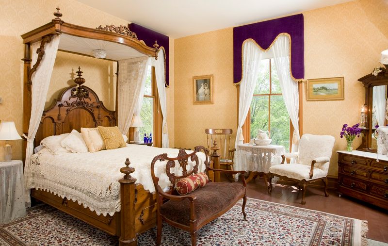 Frilly Victorian Rooms With Modern Comforts