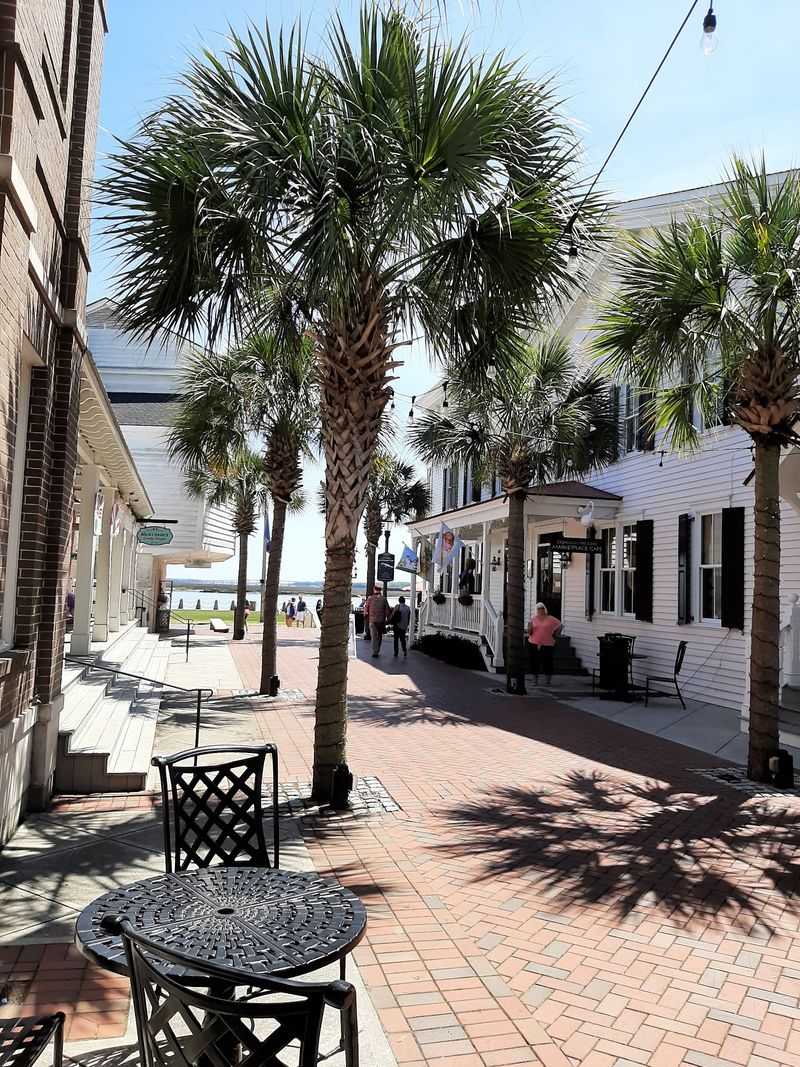 Getting Lost in the Downtown Historic District Getting Lost in the Downtown Historic District