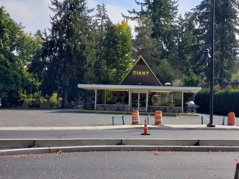 Giant Drive-In, Lake Oswego