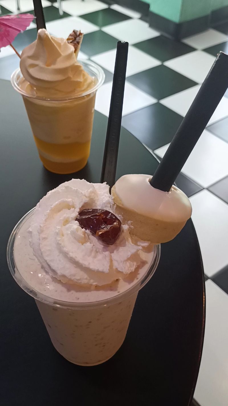 Great Shakes, Palm Springs, California Great Shakes, Palm Springs, California