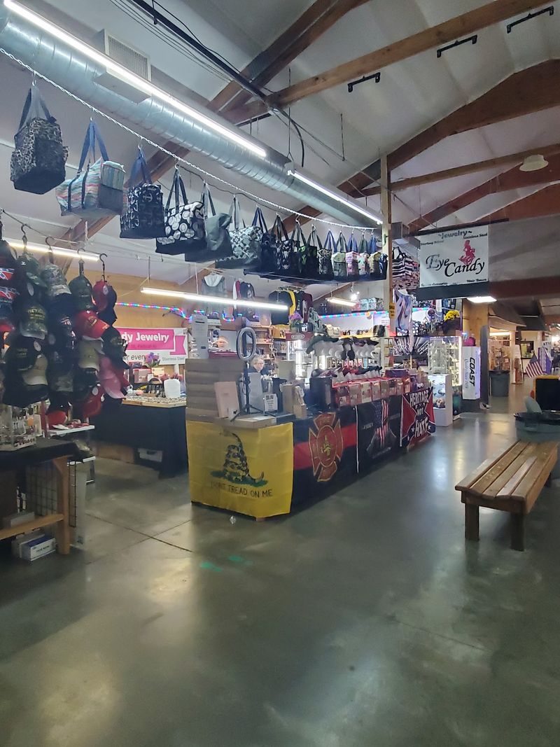 Gun Shows And Knife Displays