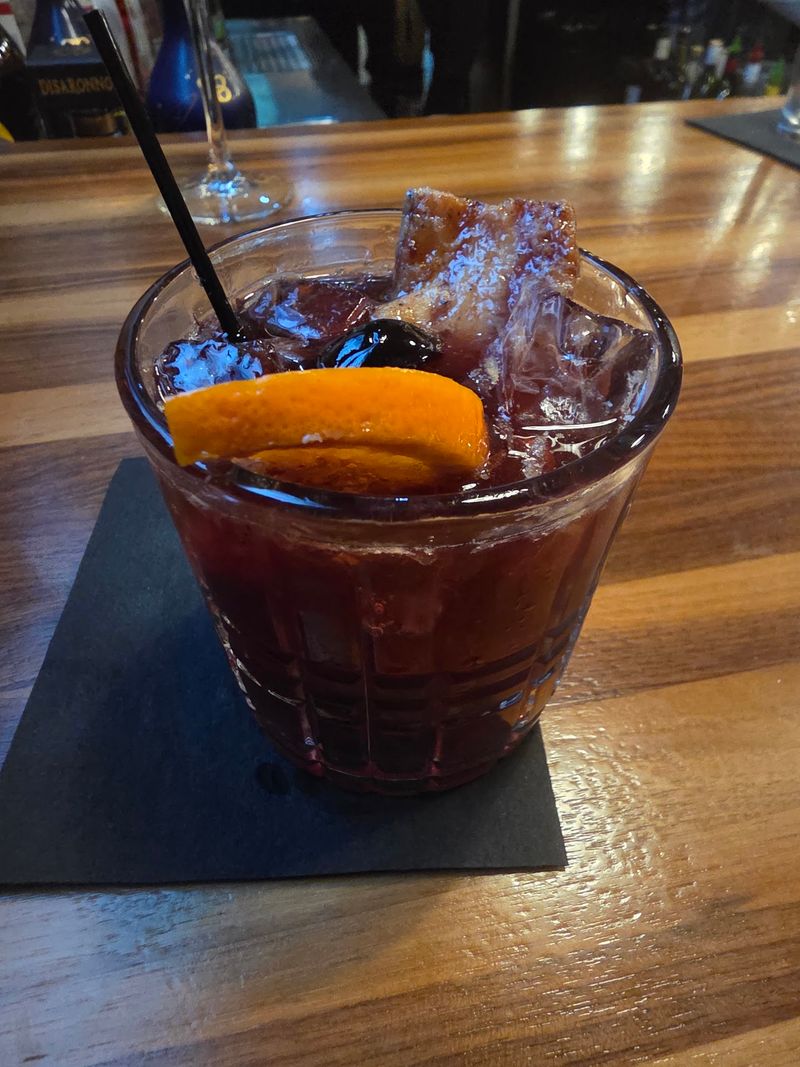 Handcrafted Cocktails That Are Almost Too Good to Sip Slowly Handcrafted Cocktails That Are Almost Too Good to Sip Slowly