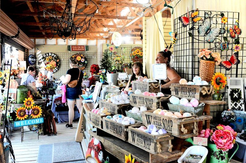 Handmade And Amish Craft Finds
