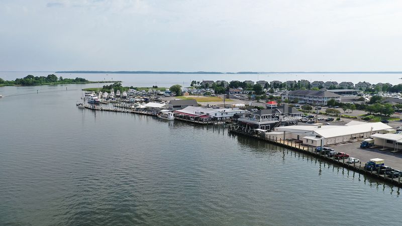Harris Crab House, Grasonville, MD Harris Crab House, Grasonville, MD