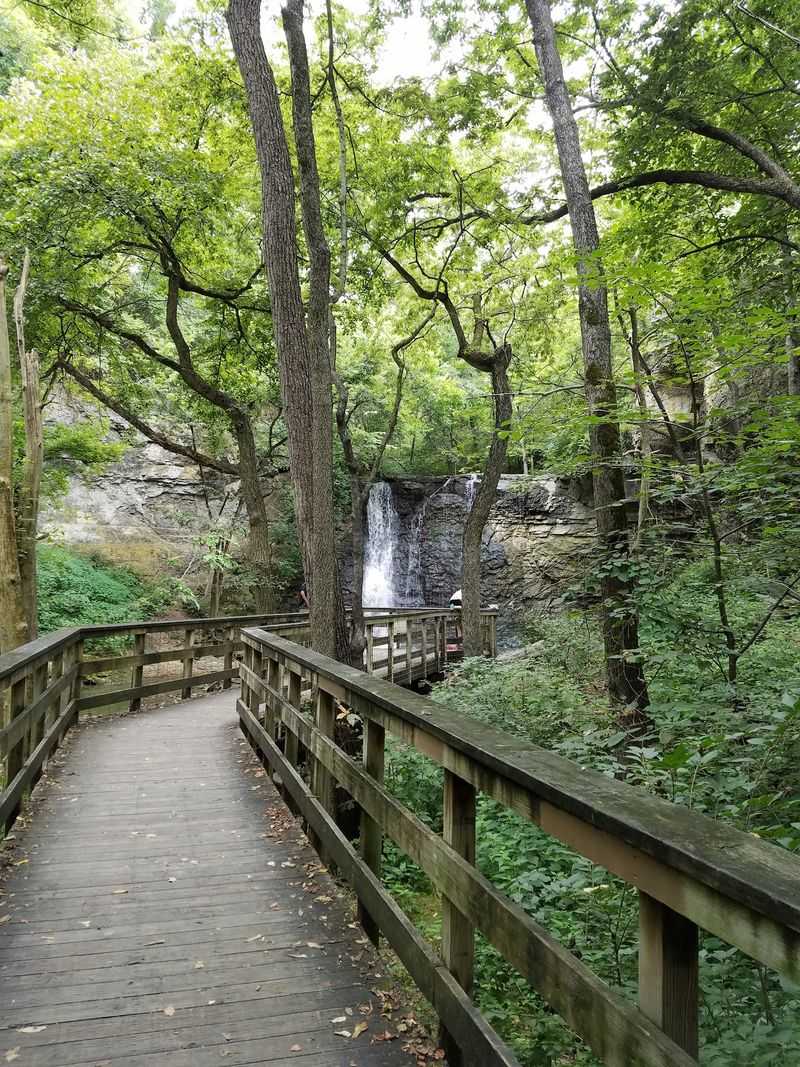 Hayden Run Falls, Columbus, Ohio Hayden Run Falls, Columbus, Ohio