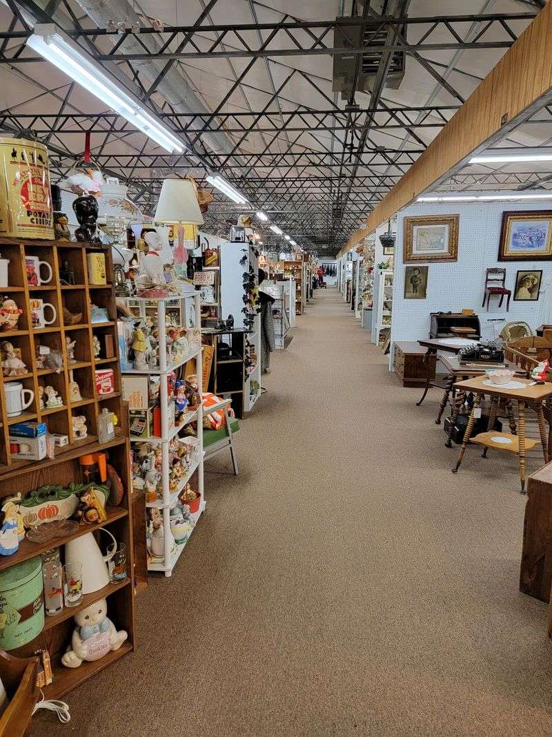 Heart of Ohio Antique Center, Springfield, Ohio