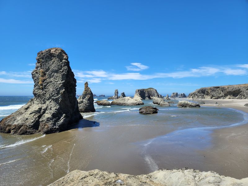 Highway 101 through Bandon and Face Rock, Bandon, Oregon Highway 101 through Bandon and Face Rock, Bandon, Oregon