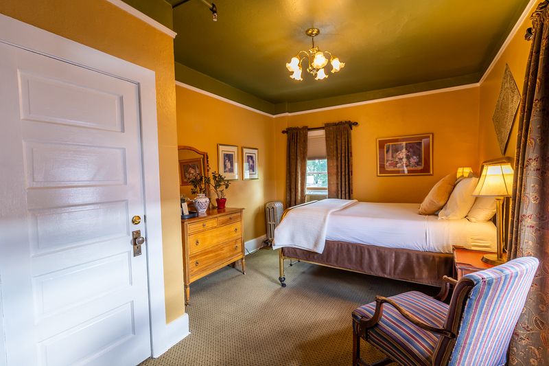 Historic Charm Comes With a Few Creaks Historic Charm Comes With a Few Creaks