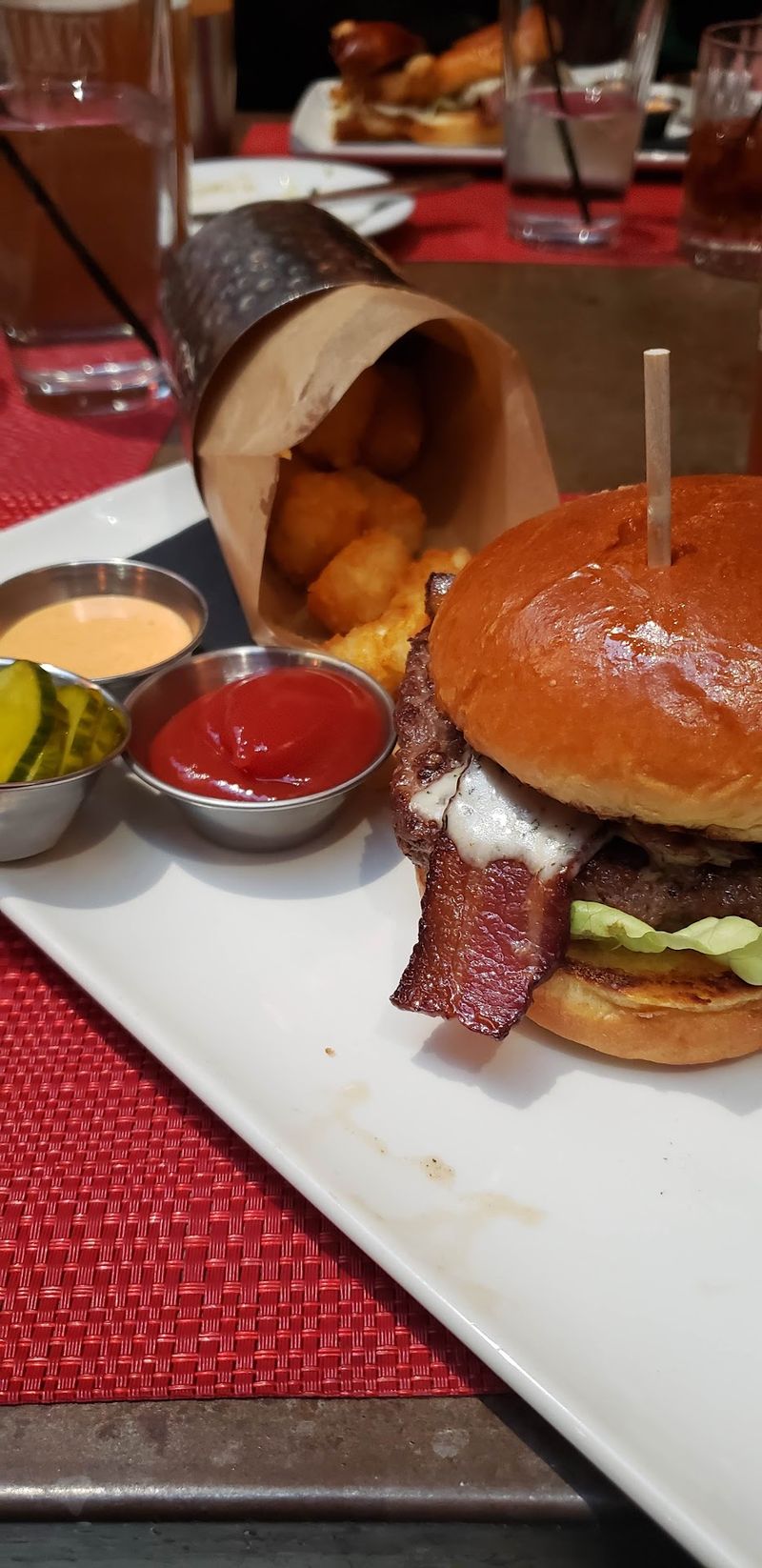 Hodge's, Cleveland, Ohio
