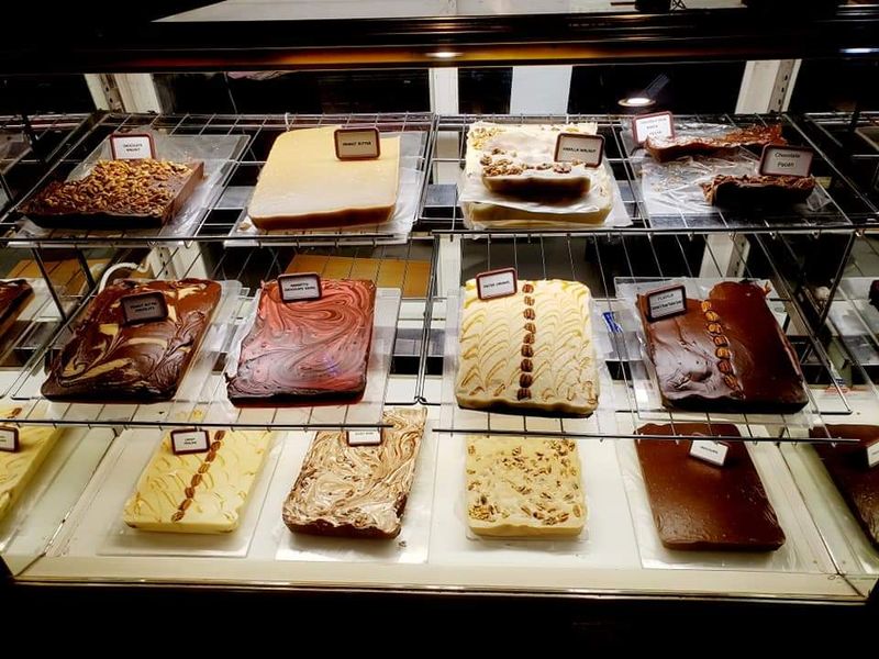 Homemade Fudge and Desserts to Carry Out