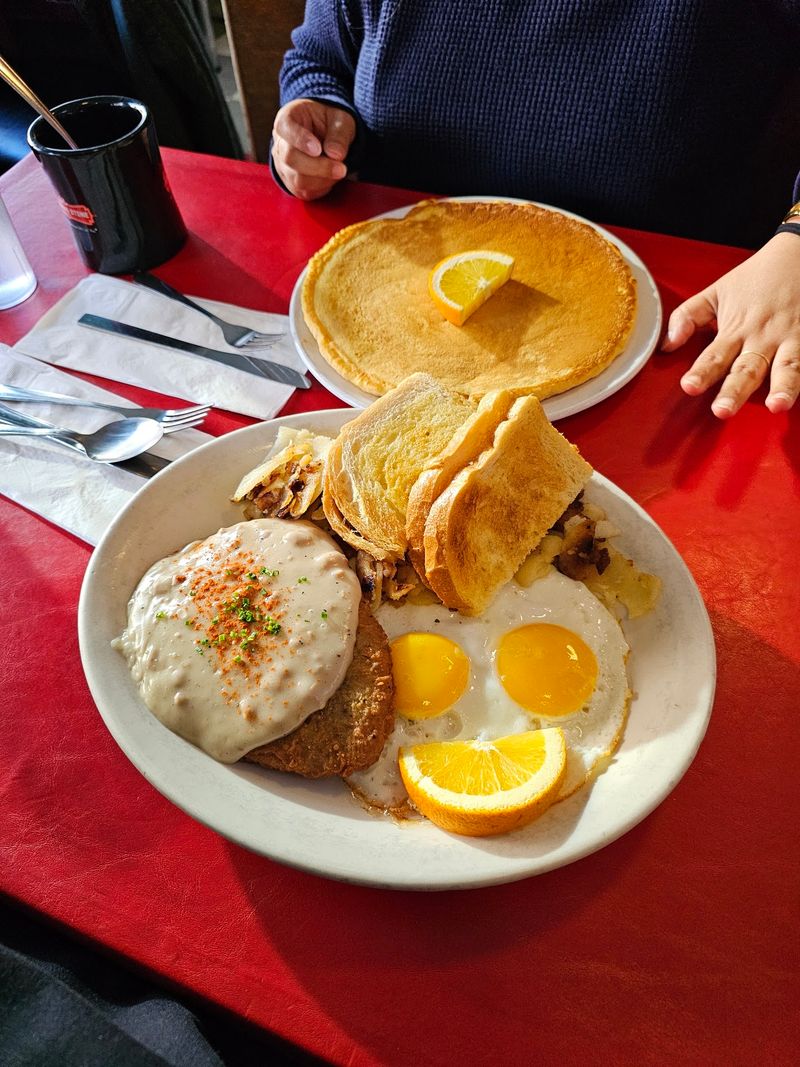 Homestyle Oregon Comfort on Every Plate