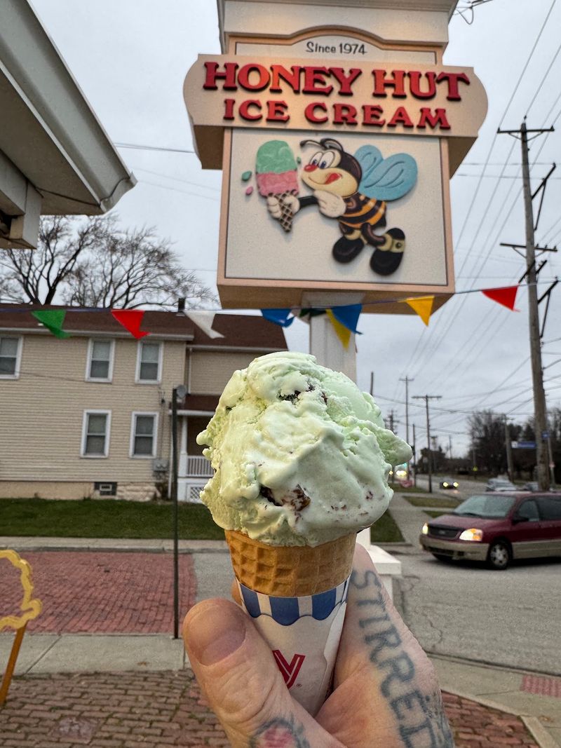 Honey Hut Ice Cream, Cleveland, Ohio Honey Hut Ice Cream, Cleveland, Ohio