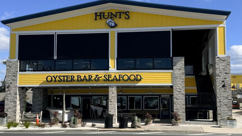 Hunt's Oyster Bar, Panama City Hunt's Oyster Bar, Panama City