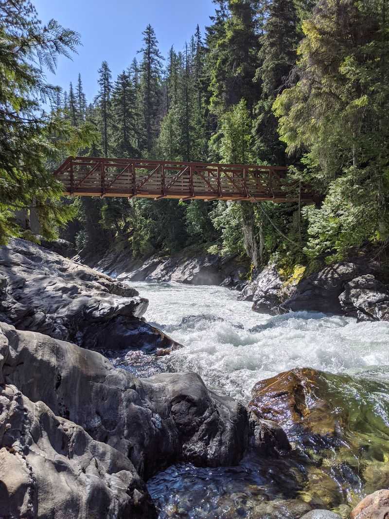 Icicle Gorge Trail, Leavenworth, Washington Icicle Gorge Trail, Leavenworth, Washington