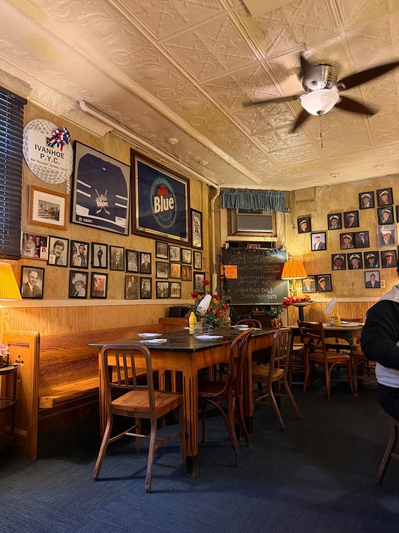 Ivanhoe Cafe, Detroit Area