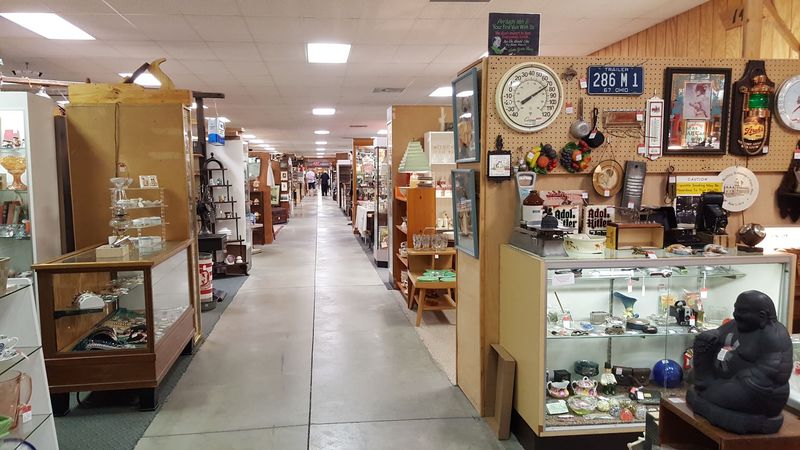 Jeffrey's Antique Gallery, Findlay, Ohio