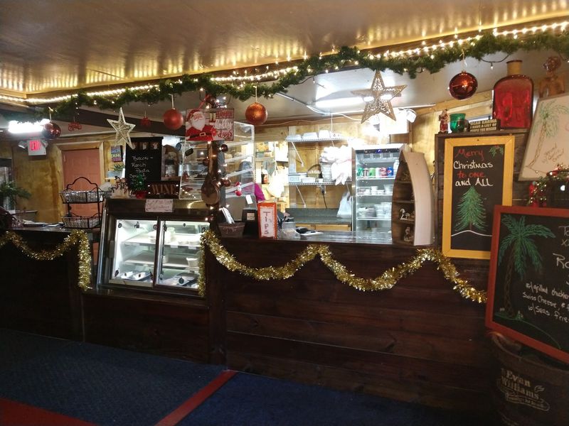 Ker's WingHouse aside, try Nettie's Country Store & Kitchen, Wewahitchka, Florida Ker's WingHouse aside, try Nettie's Country Store & Kitchen, Wewahitchka, Florida