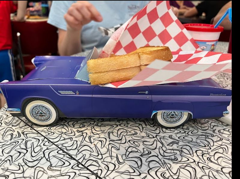 Kids Eat With a Side of Fun Kids Eat With a Side of Fun