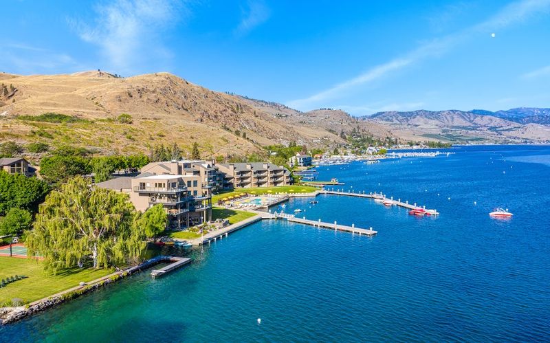 Lake Chelan Waterfront Stays, Chelan, Washington Lake Chelan Waterfront Stays, Chelan, Washington