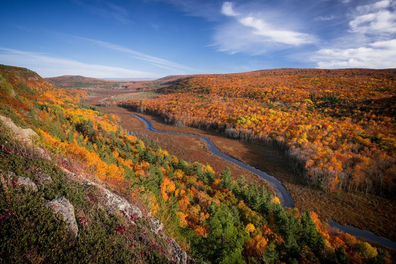 Lake Of The Clouds Steals The Show