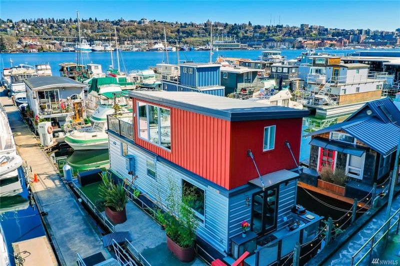 Lake Union Houseboats, Seattle, Washington Lake Union Houseboats, Seattle, Washington