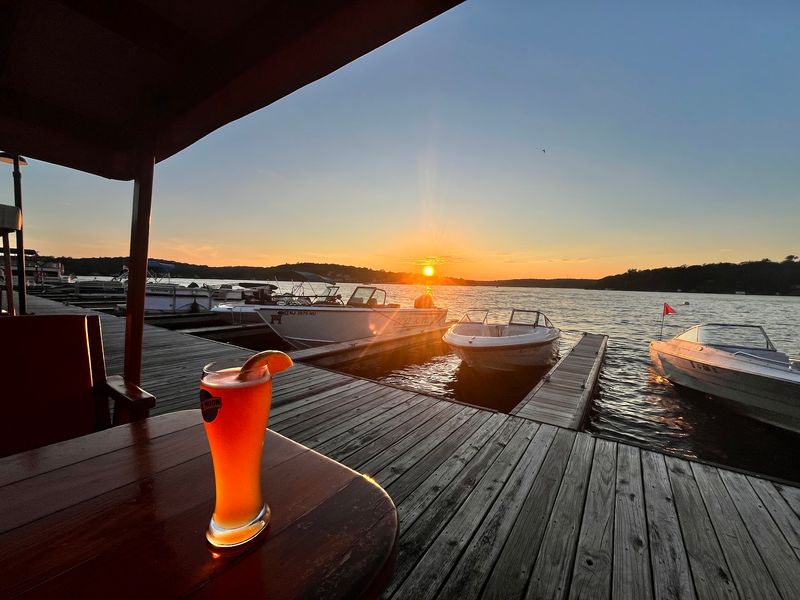Lakeside Dining and Marinas Around Lake Hopatcong