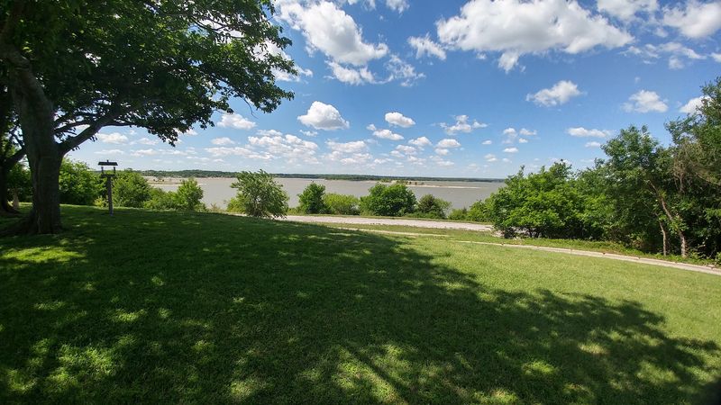 Lakeside Views and Country Scenery Lakeside Views and Country Scenery