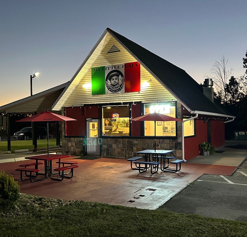 Little Italy Pizza, Sevierville, Tennessee Little Italy Pizza, Sevierville, Tennessee
