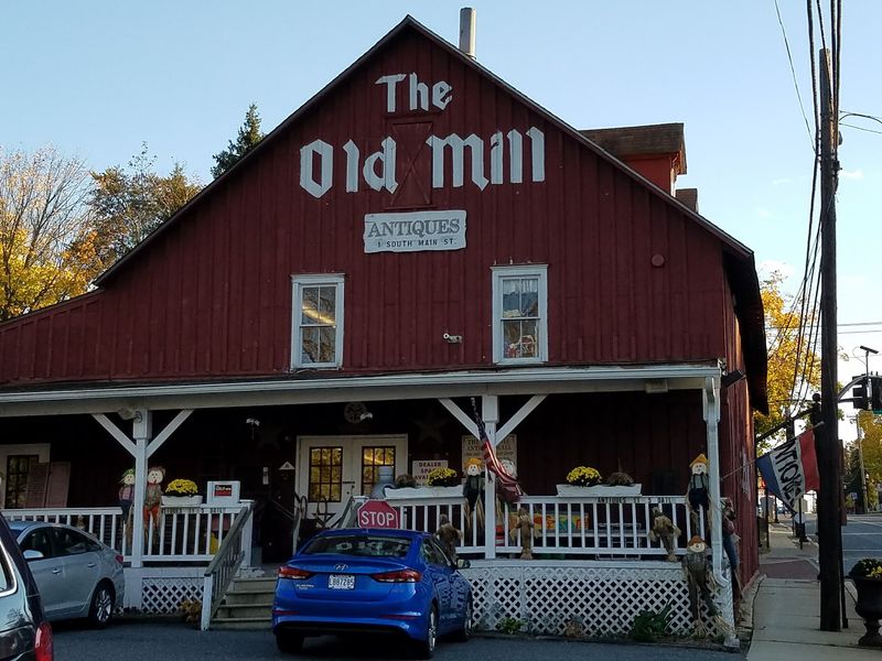 Location, Hours, and Planning Your Visit