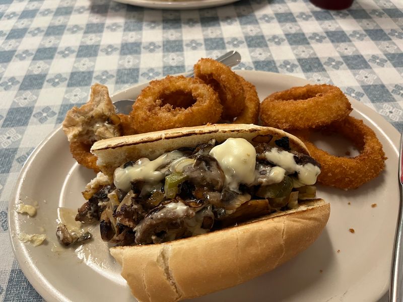 Lunch And Supper Worth Sticking Around For