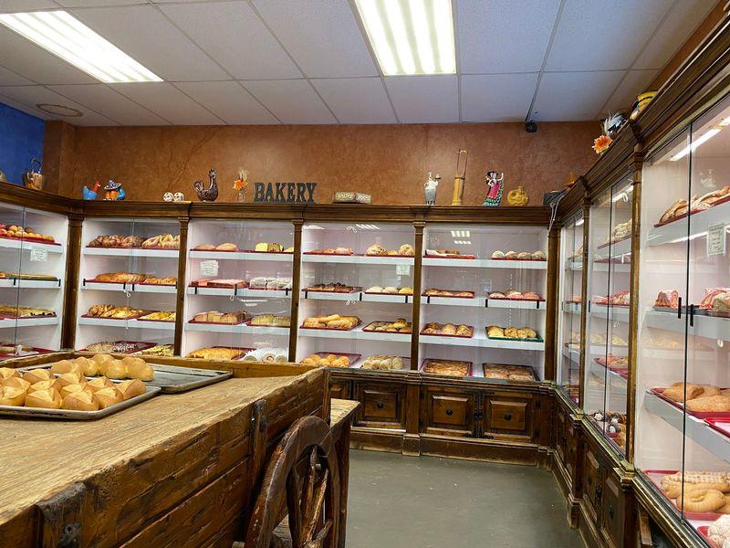 Mama Ines Bakery, Indianapolis