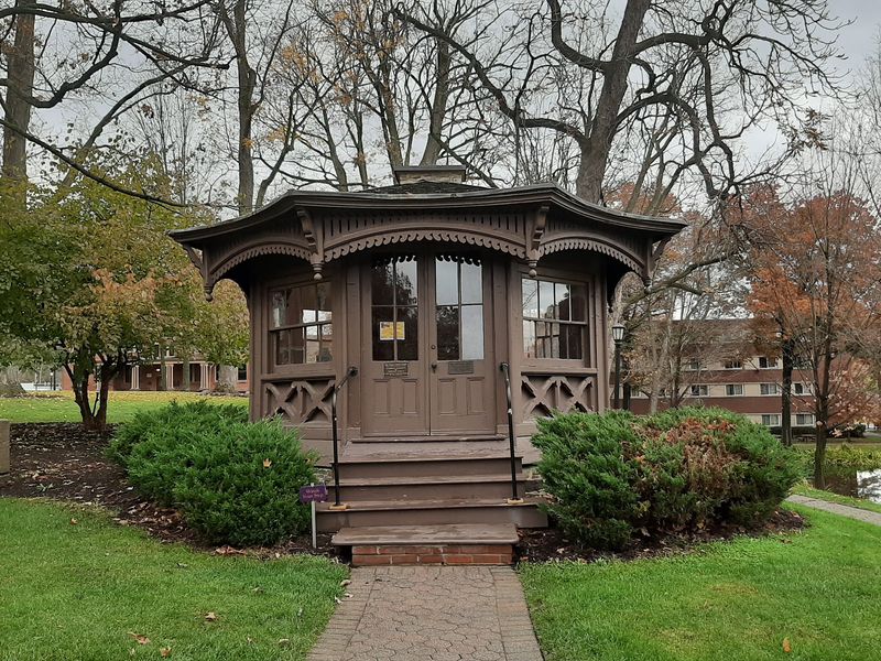 Mark Twain's Summer Home And Study